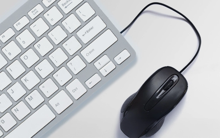 Hiiren ja näppäiistön kuva.